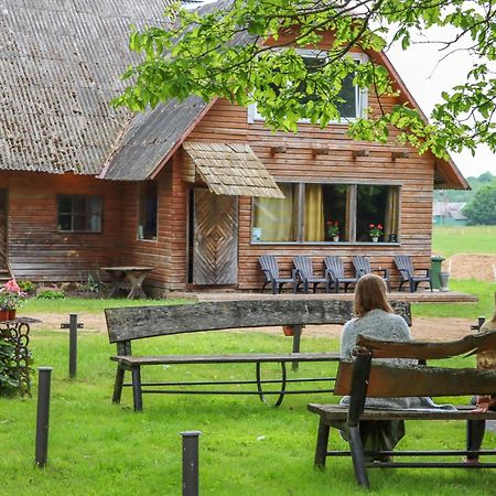 Gasthaus Lauku Viesu Maja Bajari Rucava Exterior foto