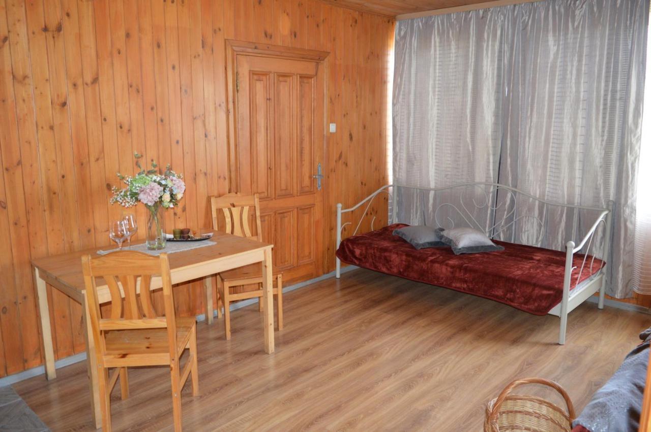 Gasthaus Lauku Viesu Maja Bajari Rucava Exterior foto