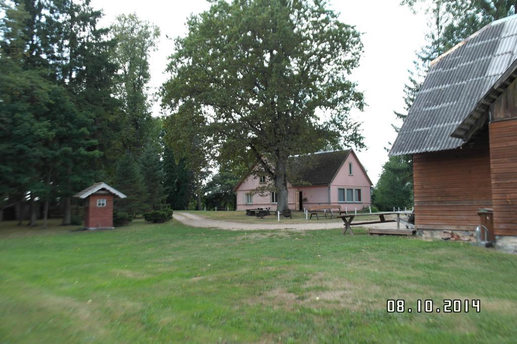 Gasthaus Lauku Viesu Maja Bajari Rucava Exterior foto
