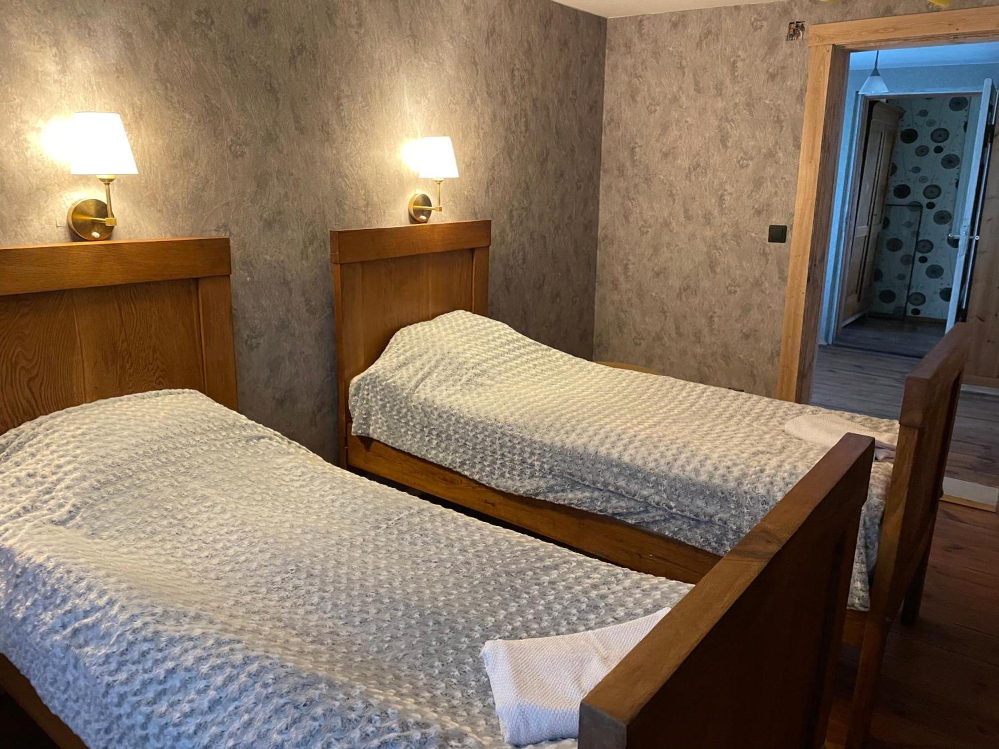 Gasthaus Lauku Viesu Maja Bajari Rucava Exterior foto