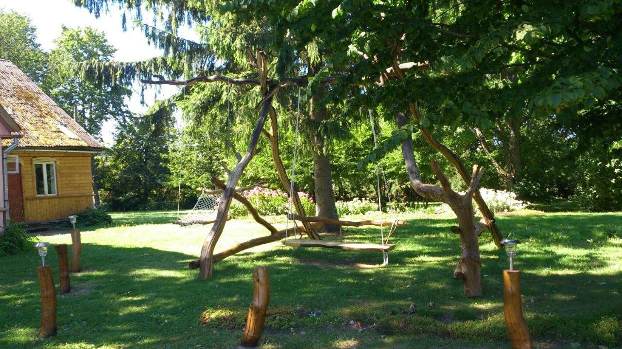 Gasthaus Lauku Viesu Maja Bajari Rucava Exterior foto