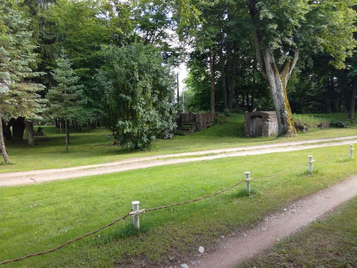 Gasthaus Lauku Viesu Maja Bajari Rucava Exterior foto